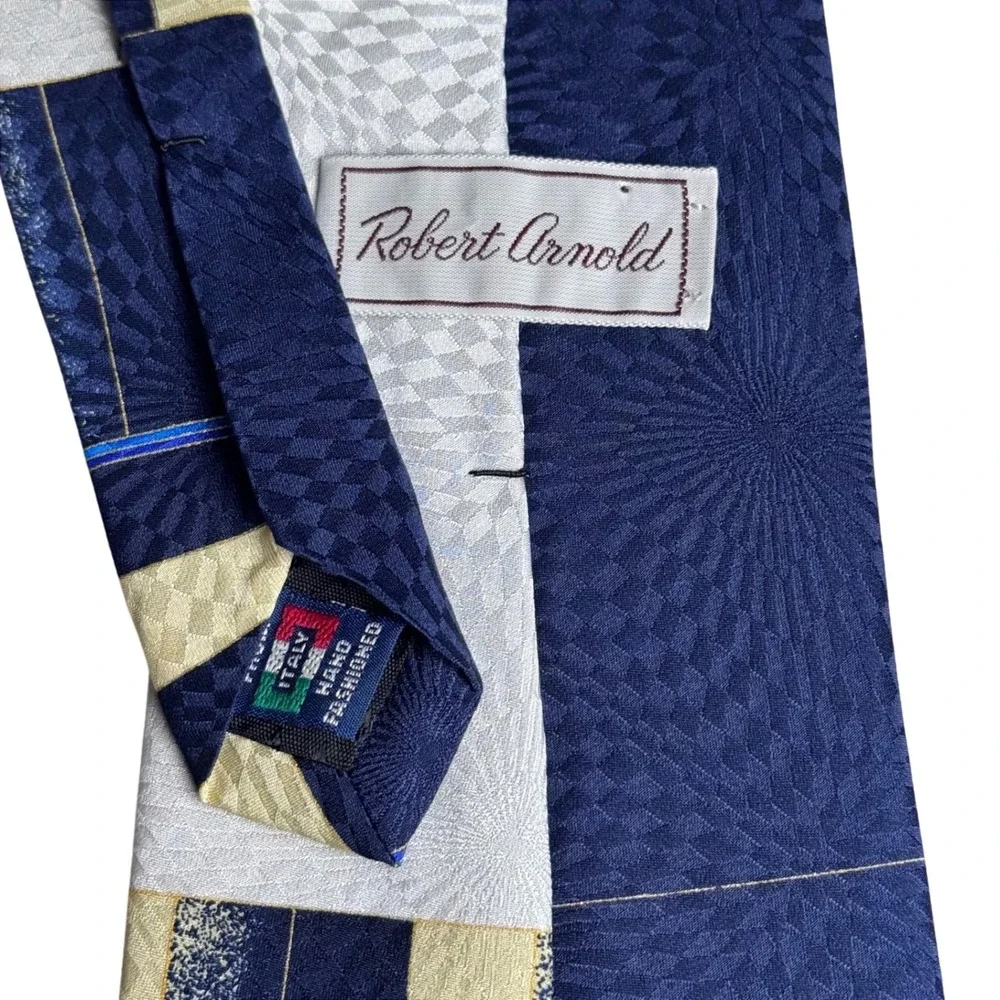 Robert Arnold Mens Silk Tie Navy Blue Geometric Medallion USA 4 Inch art deco